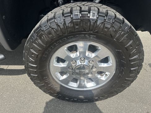 Used 2015 GMC Sierra 2500 SLT w/ Suspension Package, Off-Road AWD/4WD image 38
