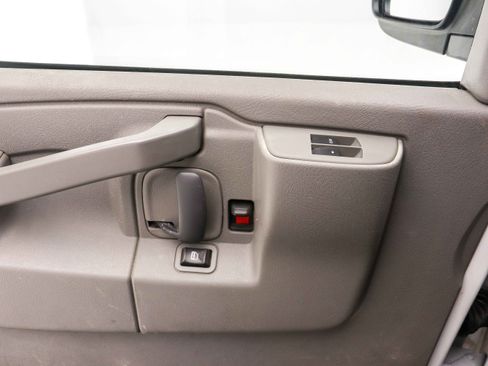 Used 2017 Chevrolet Express 3500 LS RWD image 22