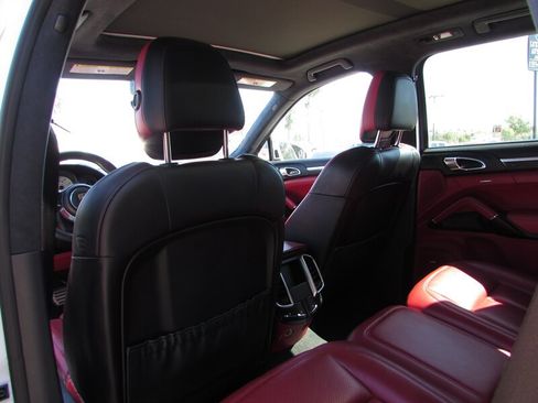 Used 2016 Porsche Cayenne GTS AWD/4WD image 29