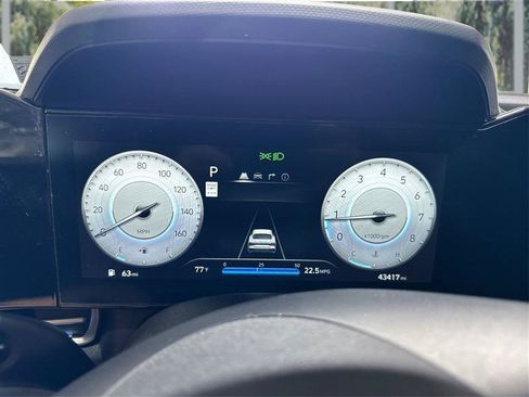 Used 2024 Hyundai Elantra SEL FWD image 17