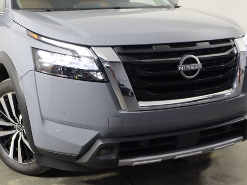 Used 2025 Nissan Pathfinder Platinum w/ Cargo Package AWD/4WD image 45
