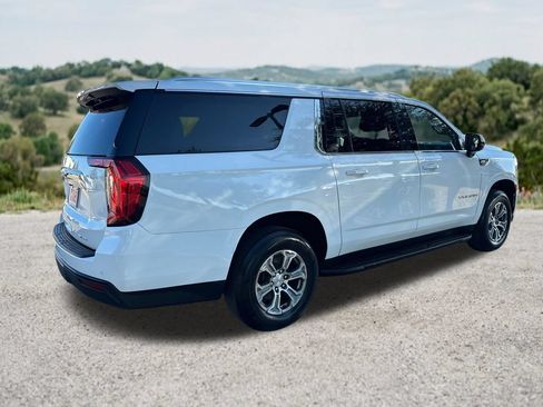 Used 2023 GMC Yukon XL SLE w/ Gmc Pro Safety Plus Package RWD image 9