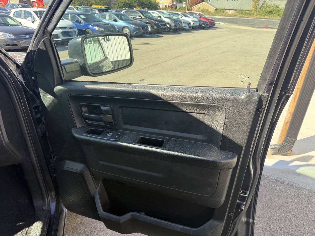Used 2017 RAM 1500 Express AWD/4WD image 13
