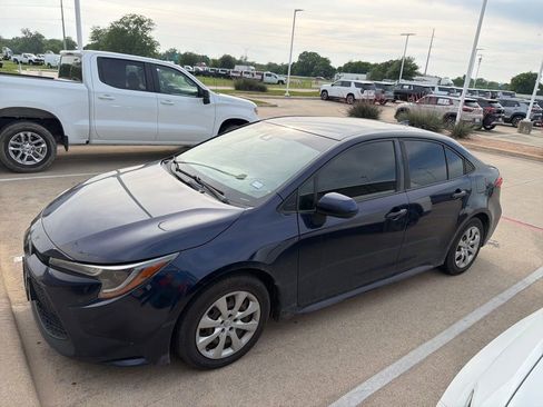 Used 2021 Toyota Corolla LE FWD image 5