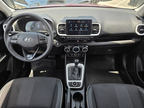Certified 2024 Hyundai Venue Limited FWD image 12