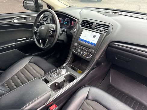 Used 2018 Ford Fusion SE w/ Equipment Group 201A AWD/4WD image 17