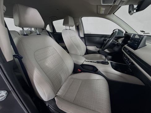 Certified 2026 Honda HR-V LX image 33