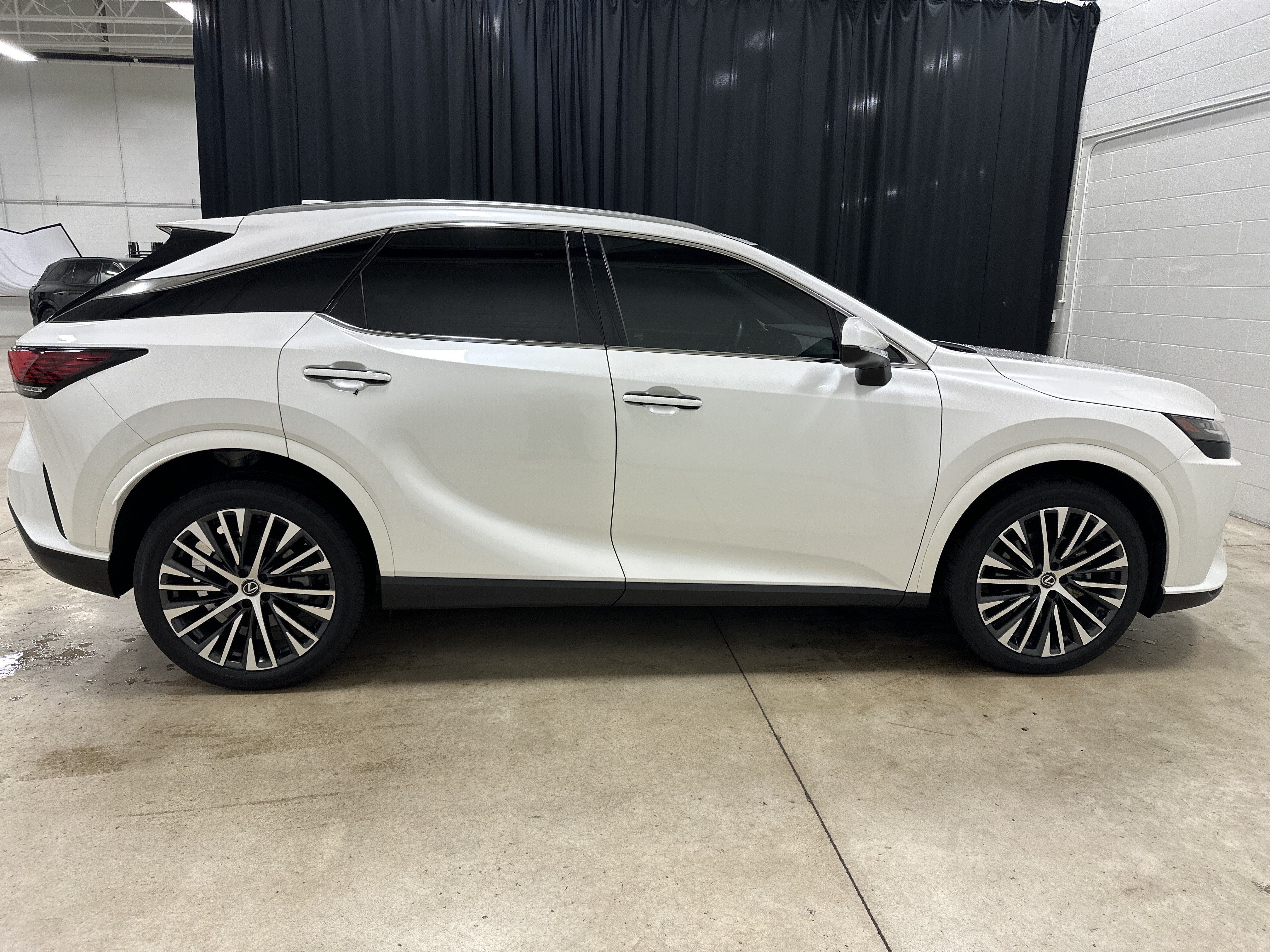 Certified 2023 Lexus RX 350 Premium Plus w/ Accessory Package (Z1) AWD/4WD image 11