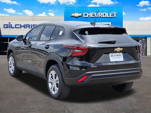 New 2026 Chevrolet Trax LS w/ Driver Confidence Package FWD image 6