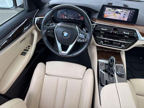 Used 2020 BMW 530i w/ Premium Package RWD image 30