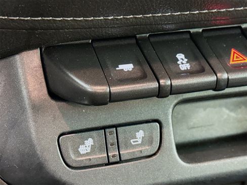 Used 2019 GMC Canyon SLT w/ Driver Alert Package image 16