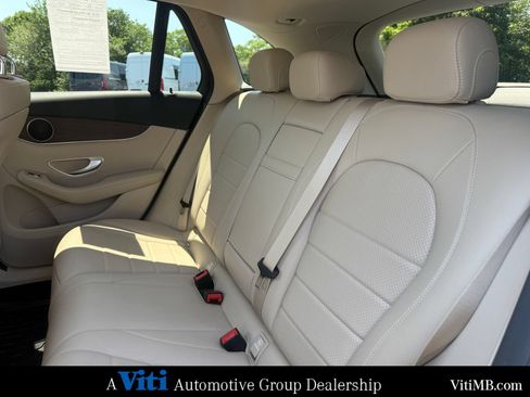 Used 2021 Mercedes-Benz GLC 300 4MATIC image 21