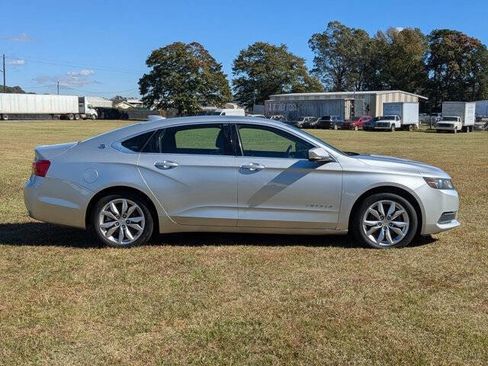 Used 2017 Chevrolet Impala LT image 2