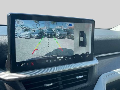 Used 2025 Ford Explorer Platinum w/ Ultimate Package image 30