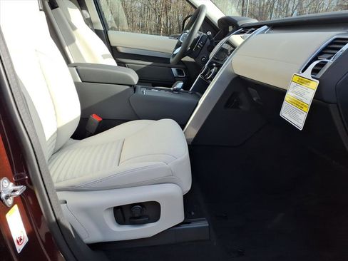 New 2026 Land Rover Discovery Limited Edition image 3