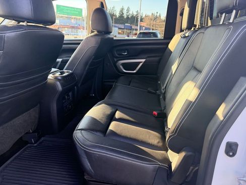 Used 2018 Nissan Titan SL image 38