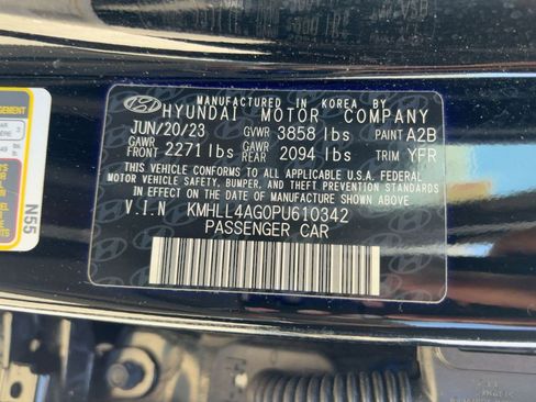 Used 2023 Hyundai Elantra SE image 11