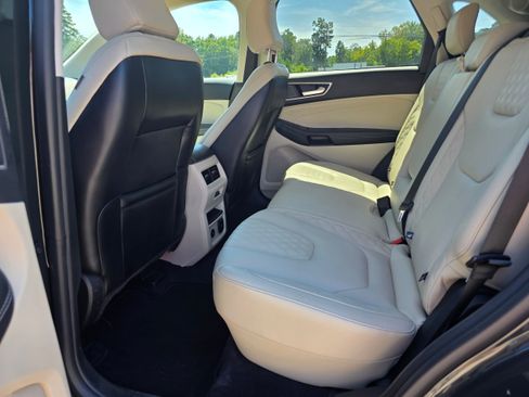 Used 2024 Ford Edge Titanium w/ Titanium Elite Package AWD/4WD image 14