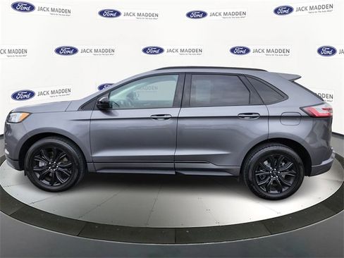 Certified 2022 Ford Edge SE w/ Black Appearance Package image 2