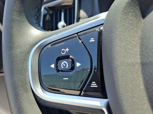 Certified 2026 Volvo XC90 B6 Plus AWD/4WD image 23