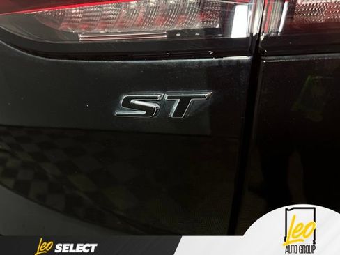 Used 2023 Buick Envision Essence w/ Sport Touring Package AWD/4WD image 11