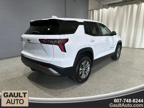 Used 2026 Chevrolet Equinox LT w/ Convenience Package II AWD/4WD image 3