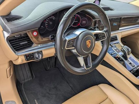 Used 2020 Porsche Panamera 4 image 9