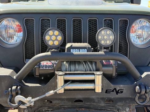Used 2021 Jeep Wrangler Unlimited Rubicon AWD/4WD image 13