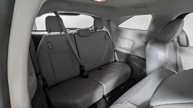 Used 2023 Toyota Sienna XLE AWD/4WD image 22