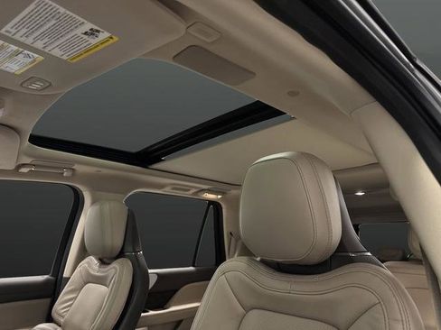 Used 2024 Lincoln Navigator L Reserve image 7