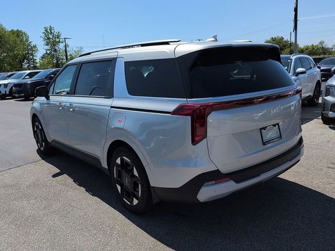 New 2026 Kia Carnival EX FWD image 5