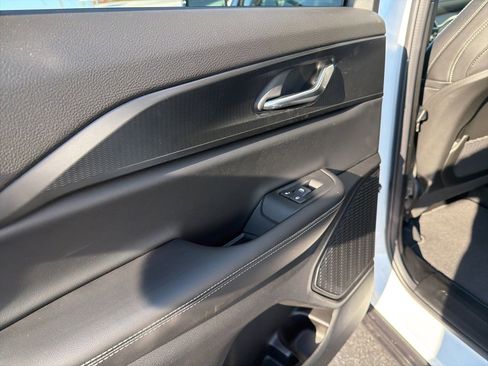 New 2025 Jeep Grand Cherokee Altitude image 22