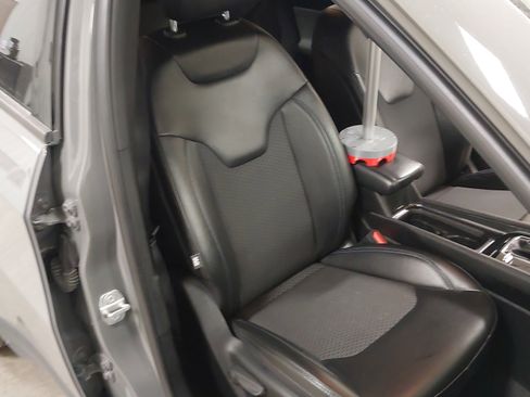 Used 2023 Jeep Compass Latitude w/ Convenience Group AWD/4WD image 28