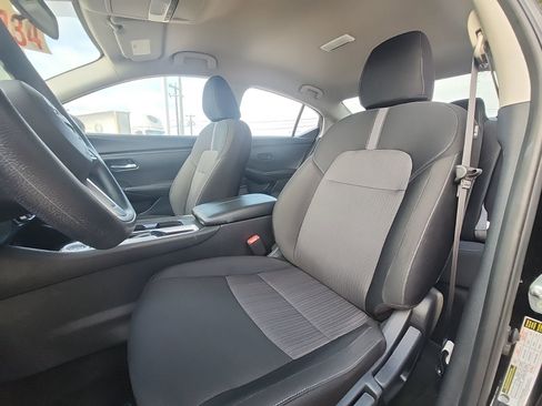 Used 2025 Nissan Sentra SV image 7