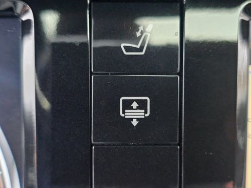 Used 2015 Mercedes-Benz S 550 4dr Sdn S 550 4MATIC w/ Sport Package image 44