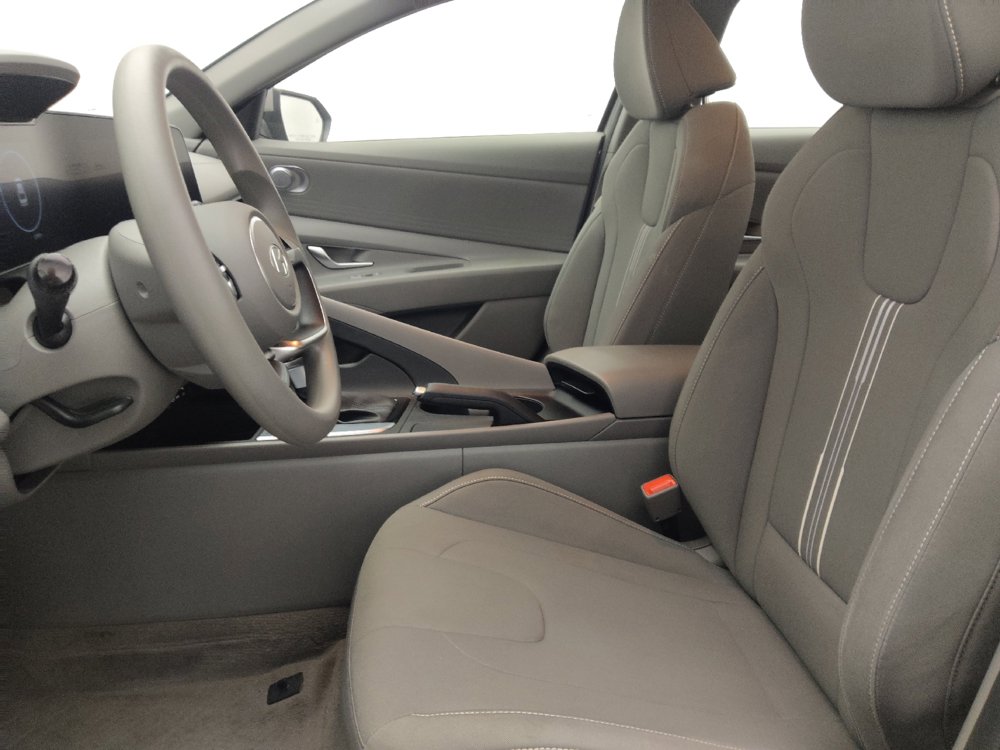 Used 2024 Hyundai Elantra SEL FWD image 17