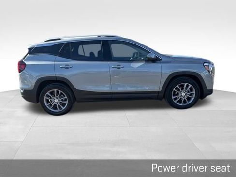Used 2023 GMC Terrain SLT image 21