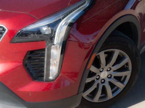 Used 2019 Cadillac XT4 Premium Luxury image 3