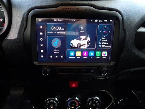 Used 2017 Jeep Renegade Trailhawk AWD/4WD image 16