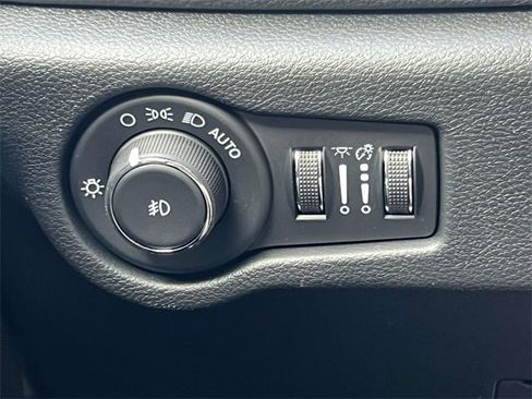 New 2026 Chrysler Pacifica Select w/ S Appearance Package image 28