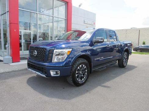 Used 2019 Nissan Titan PRO-4X AWD/4WD image 2