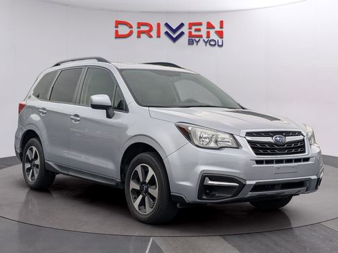 Used 2017 Subaru Forester 2.5i Premium w/ All-Weather Package AWD/4WD image 7