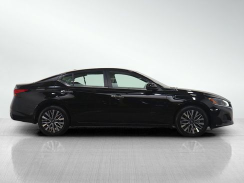 Used 2023 Nissan Altima 2.5 SV w/ SV Premium Package image 6