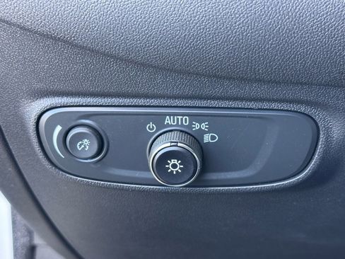 Used 2024 Chevrolet Equinox LT image 32