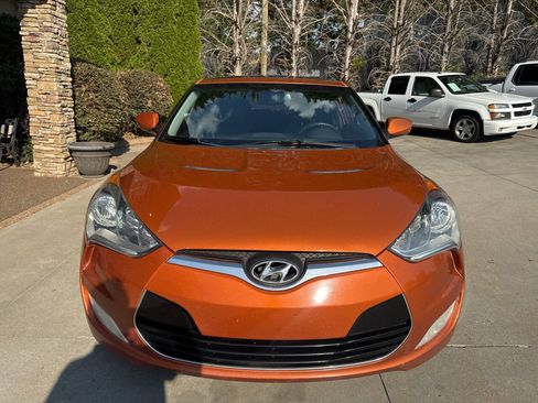Used 2012 Hyundai Veloster w/ Style Pkg FWD image 8