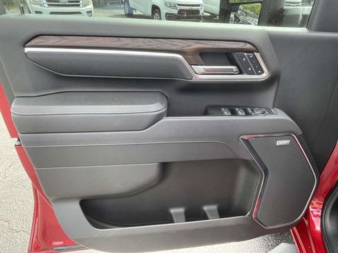 Certified 2025 GMC Sierra 2500 SLT w/ SLT Convenience Package image 19