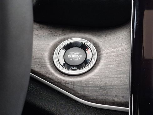 Used 2023 Jeep Grand Cherokee L Limited w/ Luxury Tech Group II image 31