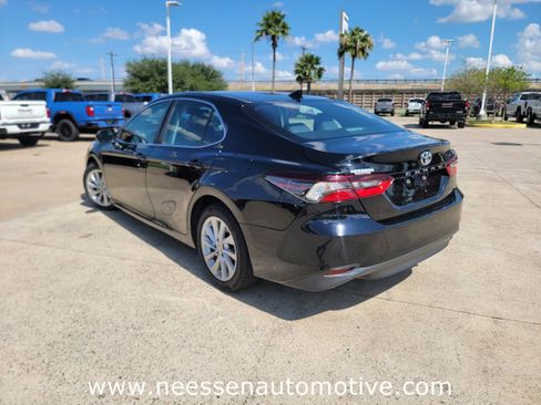 Used 2023 Toyota Camry LE image 5