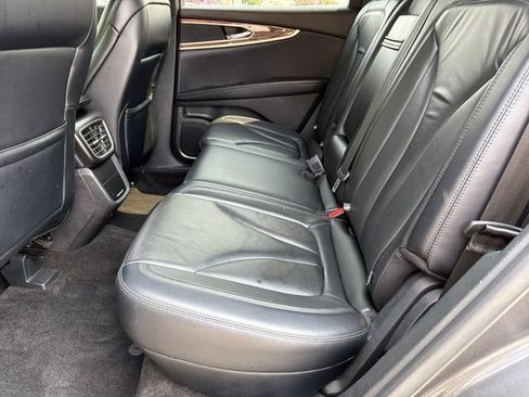 Used 2018 Lincoln MKX Select w/ Select Plus Package FWD image 21