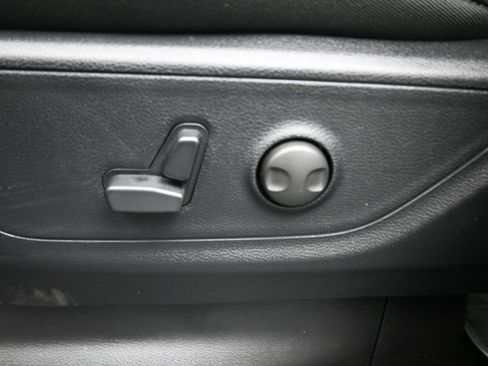 New 2026 RAM 1500 4x4 Crew Cab image 33